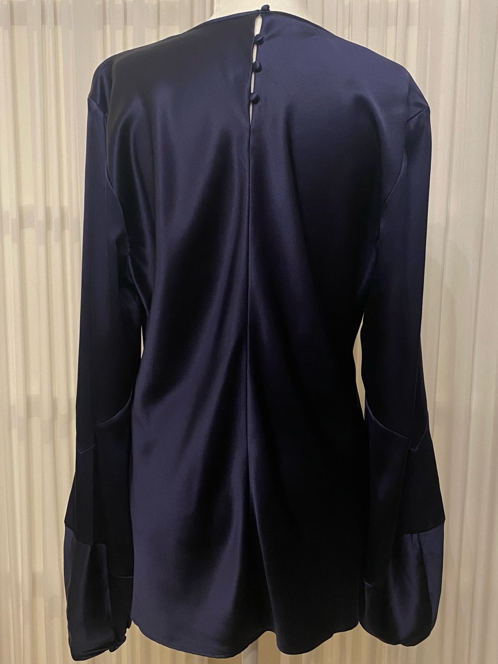Lafayette 148 New York Navy Crew Neck 100% Silk Blouse Sz 12 L | Classic Luxury - Picture 3 of 9